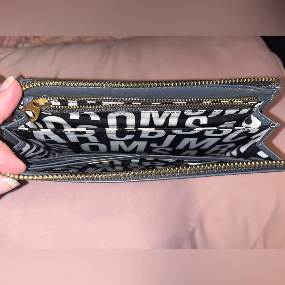 EUC: Marc Jacobs “Petal to the Metal” Collection Wallet - vintage - Picture 5 of 11